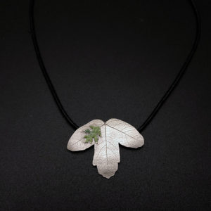 Black maple with oak leaf